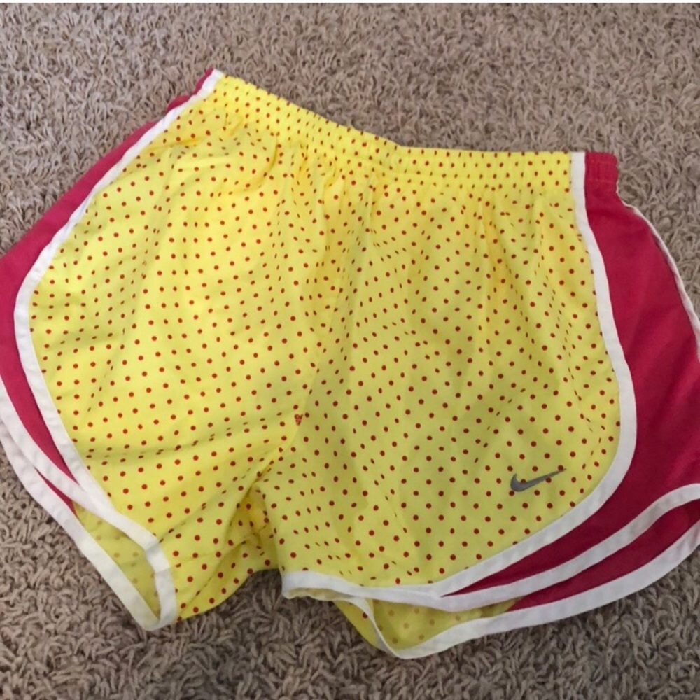 NIKE Dri-Fit Tempo Shorts